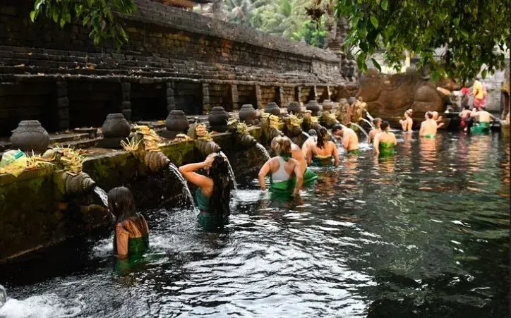 Tirta Empul Purification Tour | Bali Spiritual & Ubud Cultural Experience