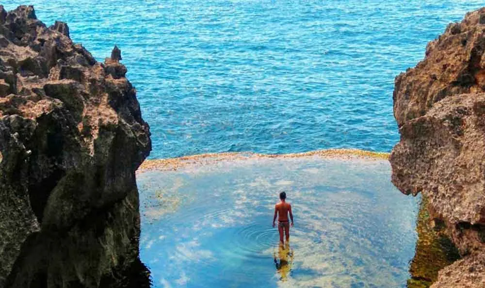 Crystal clear water at Angel’s Billabong rock pool.